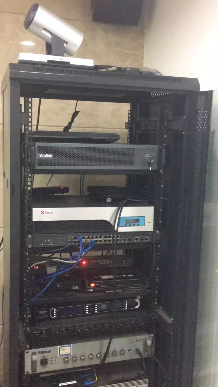 機房.jpg 機房.jpg